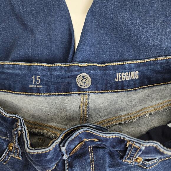 SO Brand Dark Wash Denim Embroidered 5 Pocket Button Jeggings Women's Size 15 - Picture 8 of 10